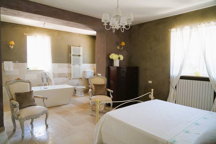 Villa D’Oliviers – Prestigiosa Villa con piscina gallery image 2