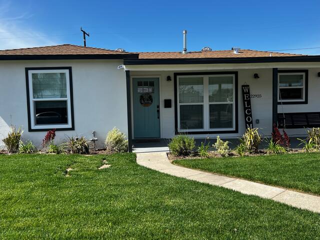 Torrance/LA Cozy Home!