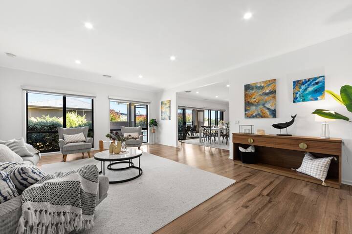 10BR great ocean farmstay for 20people gallery image 4