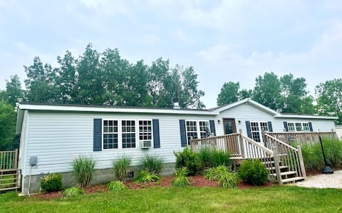 Spacious home in South Haven!