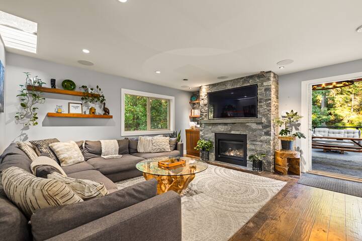 Highlands Oasis BC gallery image 3