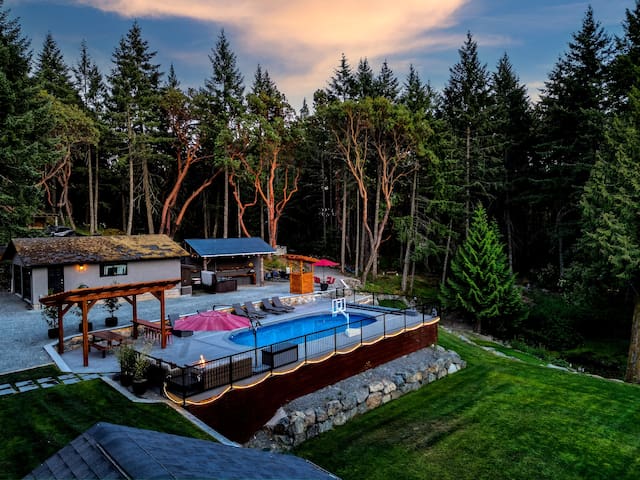 Highlands Oasis BC gallery image 2