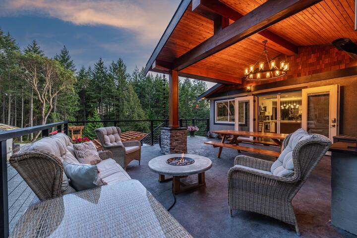 Highlands Oasis BC gallery image 4