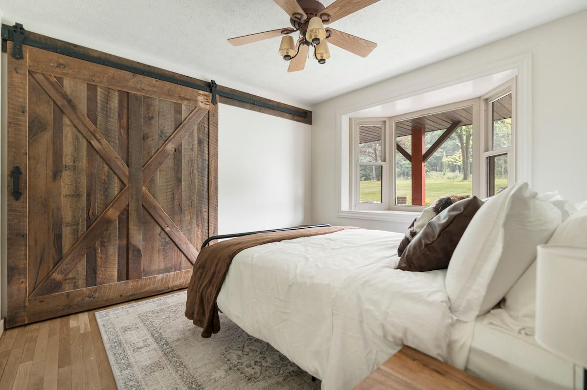 标准双人床卧室# 4