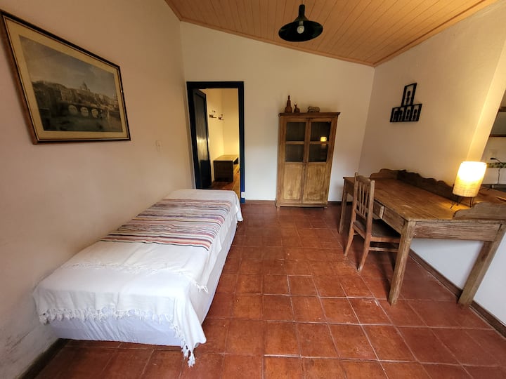 Thais apartment, 1 double bed (twin bed), 1 single bed and private bathroom.