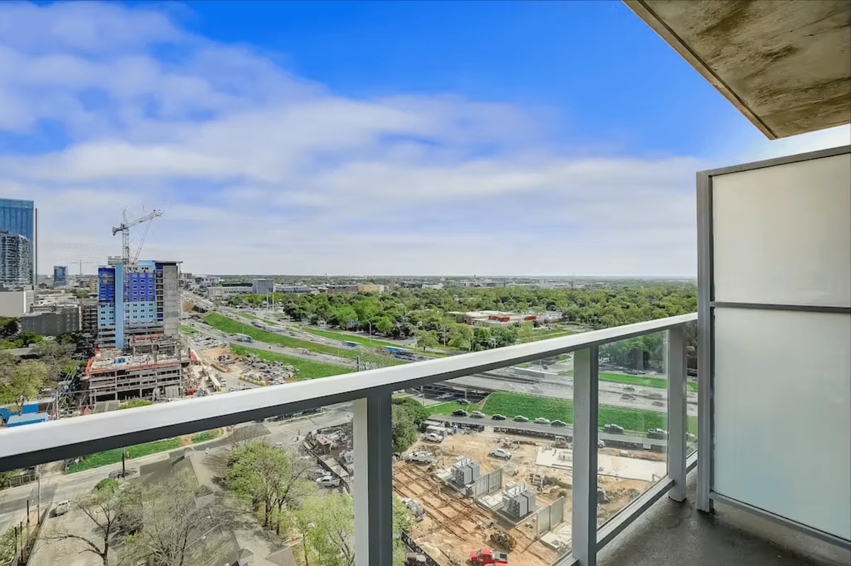 18th Floor Studio Suite Downtown Luxury High Rise