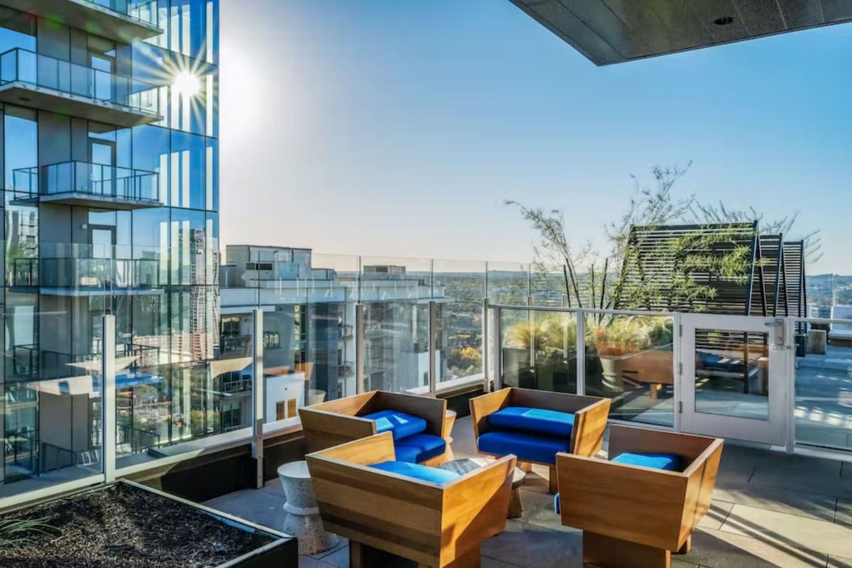 18th Floor Studio Suite Downtown Luxury High Rise