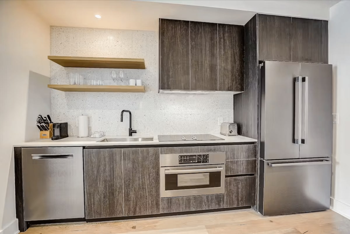 18th Floor Studio Suite Downtown Luxury High Rise