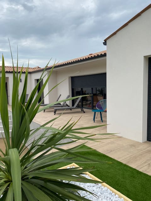 3-star house with pool La Rochelle