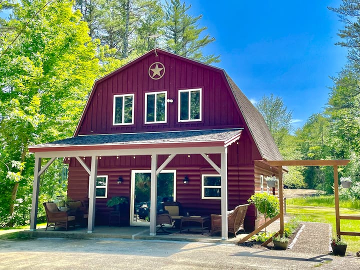 Cute Midcoast Cottage w Hot Tub