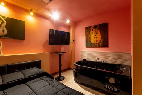 Romantic hydrosuite area 5 terre