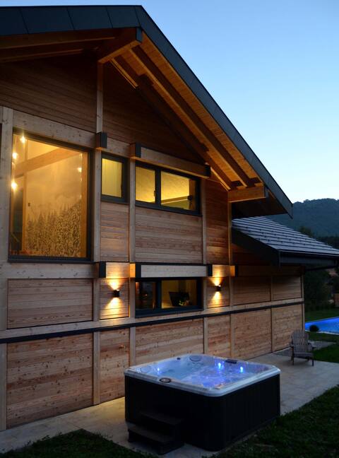 Pool, Jacuzzi, pétanque, near Paradiski