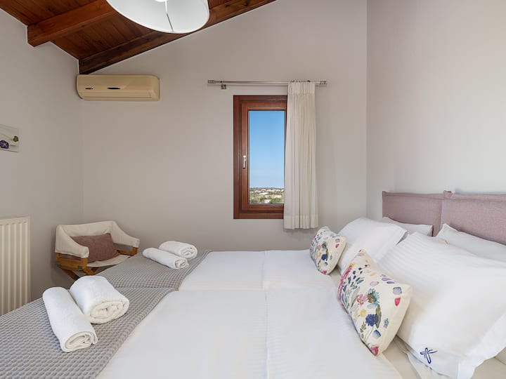 ห้องนอนชั้น 3 ชั้นแรก