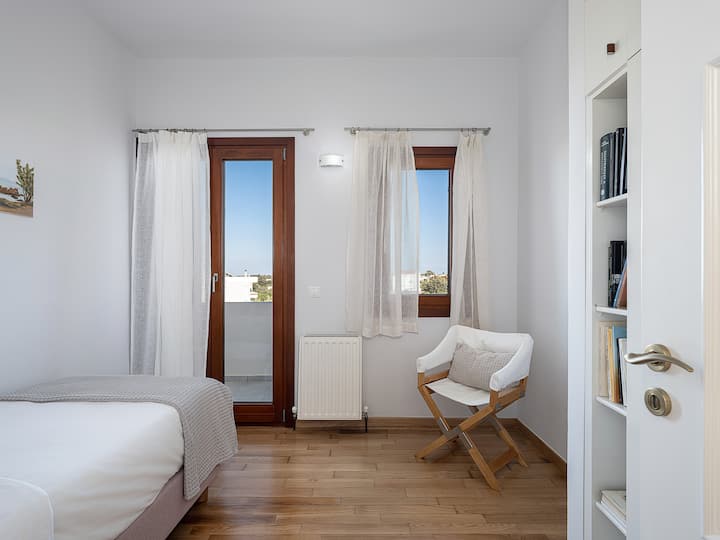 ห้องนอนที่ 2 อยู่ชั้นแรก