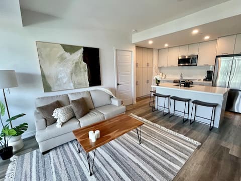 Top performing Airbnb: Golf, Spa & Summer Vibes Getaway at Friday Harbour in Innisfil