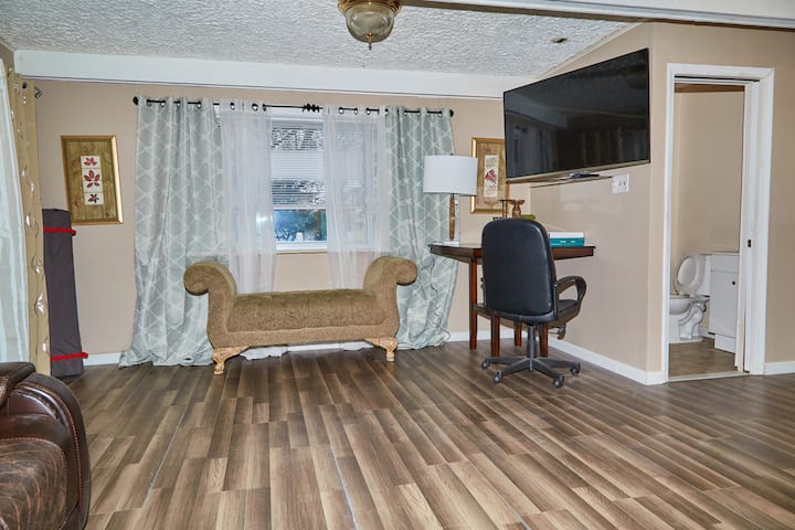 Rm2(suite Fullbed)minimum30dayreservation-booking - Roseville, MI