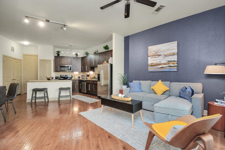 Lux Mid-rise | Walking Distance From Nrg - Sunnyside - Houston