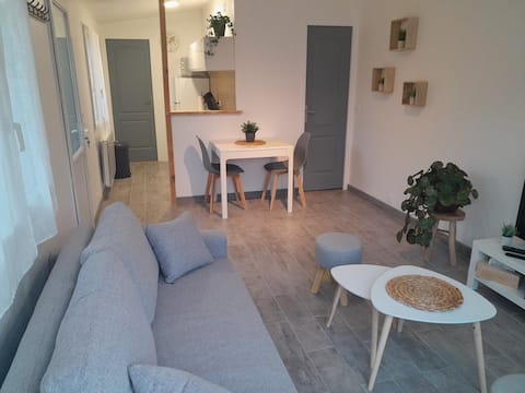 F2 Playhouse in Fosses