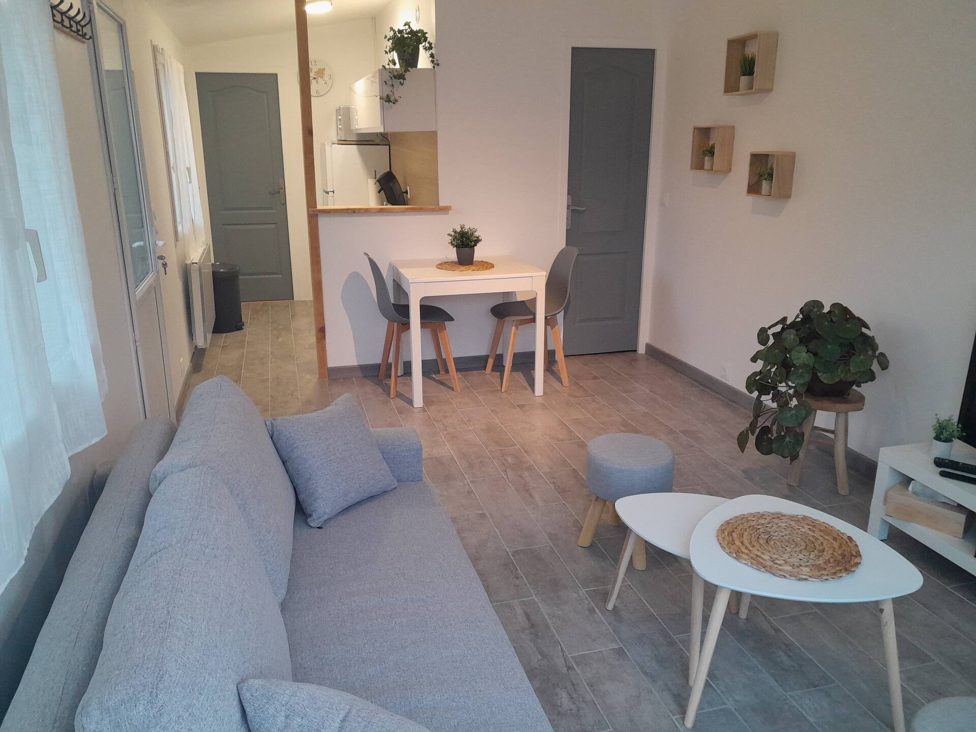 F2 Playhouse in Fosses