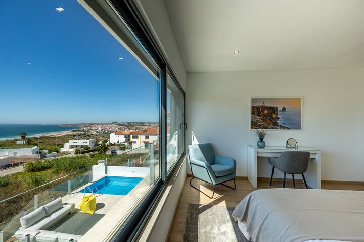 Silver Coast Lux3bd,5ba, pool,beach,golf,surf,wifi gallery image 3