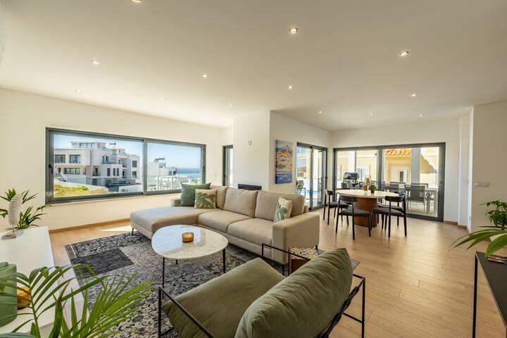 Silver Coast Lux3bd,5ba, pool,beach,golf,surf,wifi gallery image 4