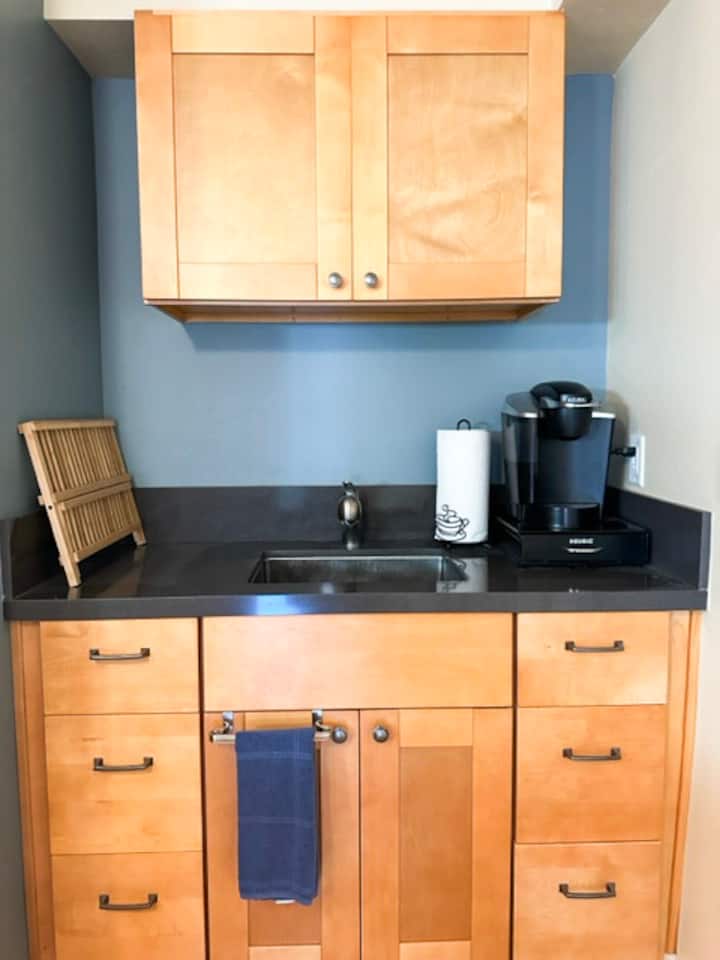Private Super Studio With Patio - The Grotto - San Diego, CA