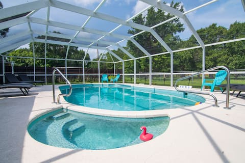 3/3 Beach Bungalow w/ Enclosed Pool in Vero Beach