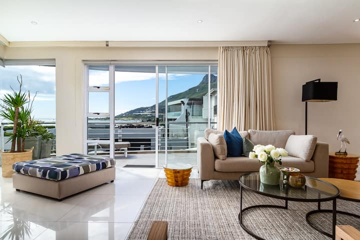 Stylish Villa, 100m From The Camps Bay Beach - Camps Bay