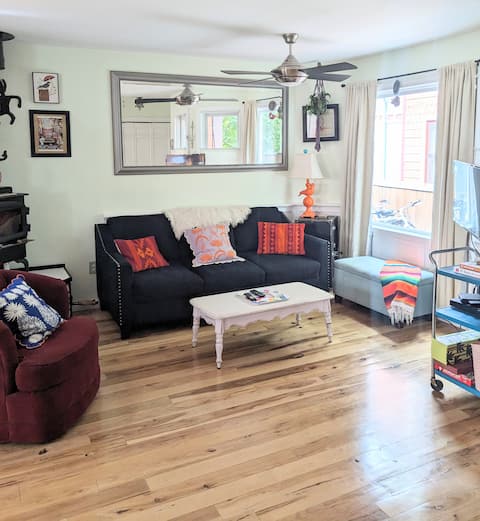 Successful Airbnb property: Rare West Pearl Gem- Style and Comfort Awaits in Boulder