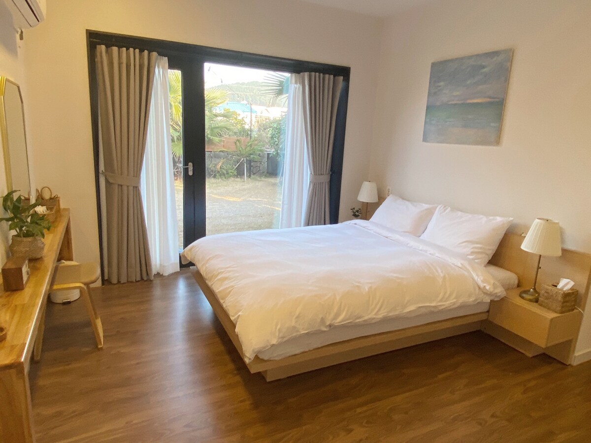 سرير بحجم كوين 1، سرير أوزة على طراز الفندق