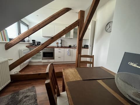 Successful Airbnb property: Central apartment in the countryside! in Steglitz