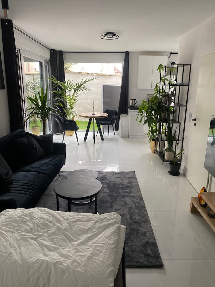 Stylish 1-room apartment with terrace