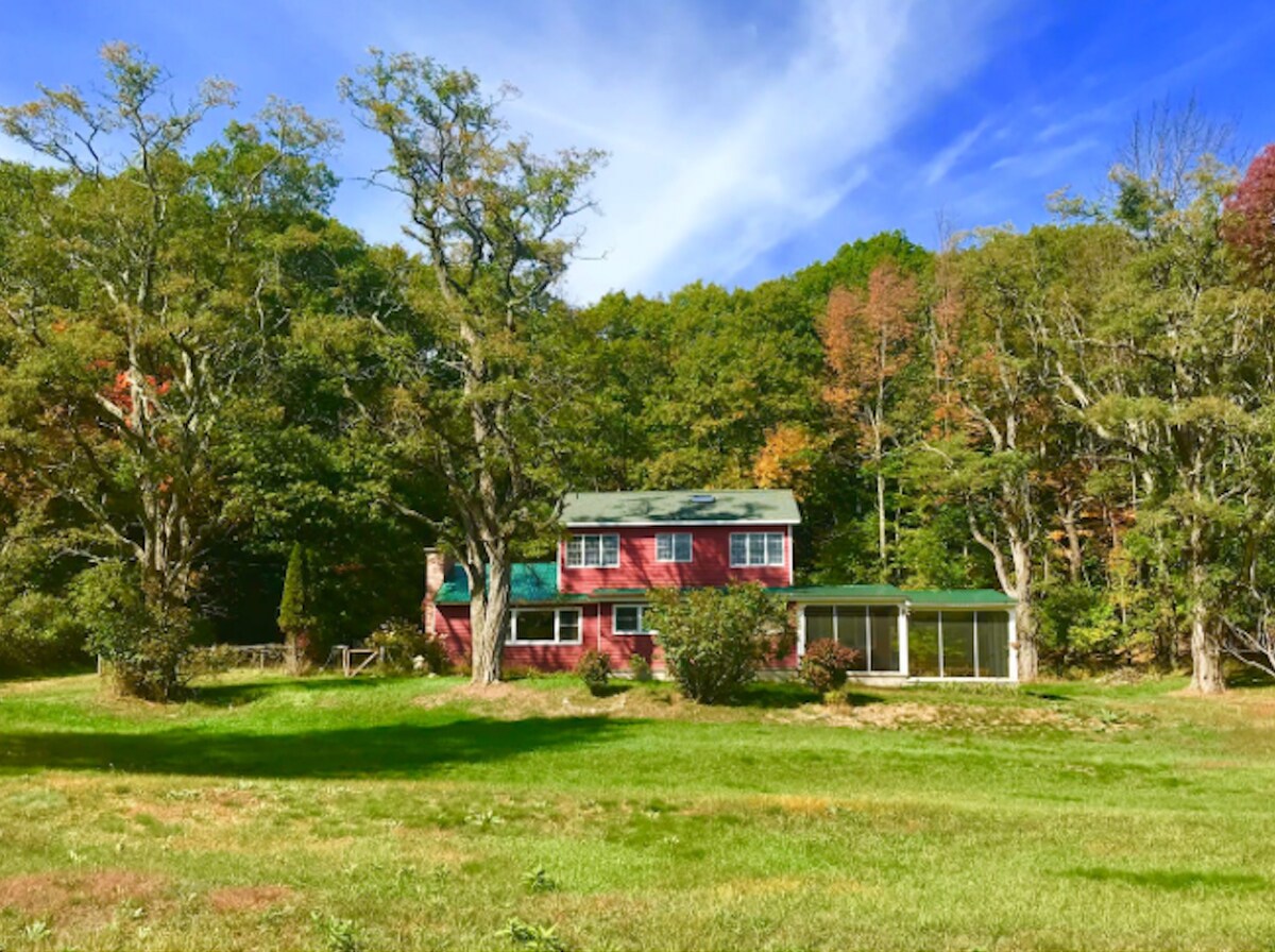 Hannah's Birch Farm 10 Min. to Gore Ski Mt. Houses for Rent in Johnsburg, New York, United