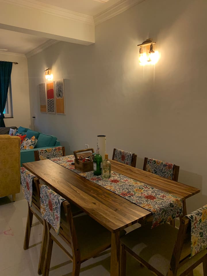 Dining area image 2