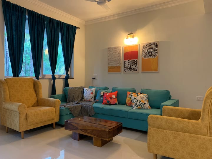 Living room image 3