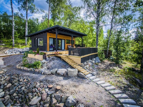 Private cabin w/ sauna, patio, bikes, free parking