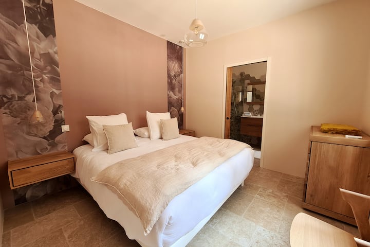 Dormitorio 1 Cama king size 180x200 colchón de alta gama (5*)