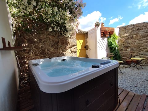 Historic House with Open Space BBQ Jacuzzi