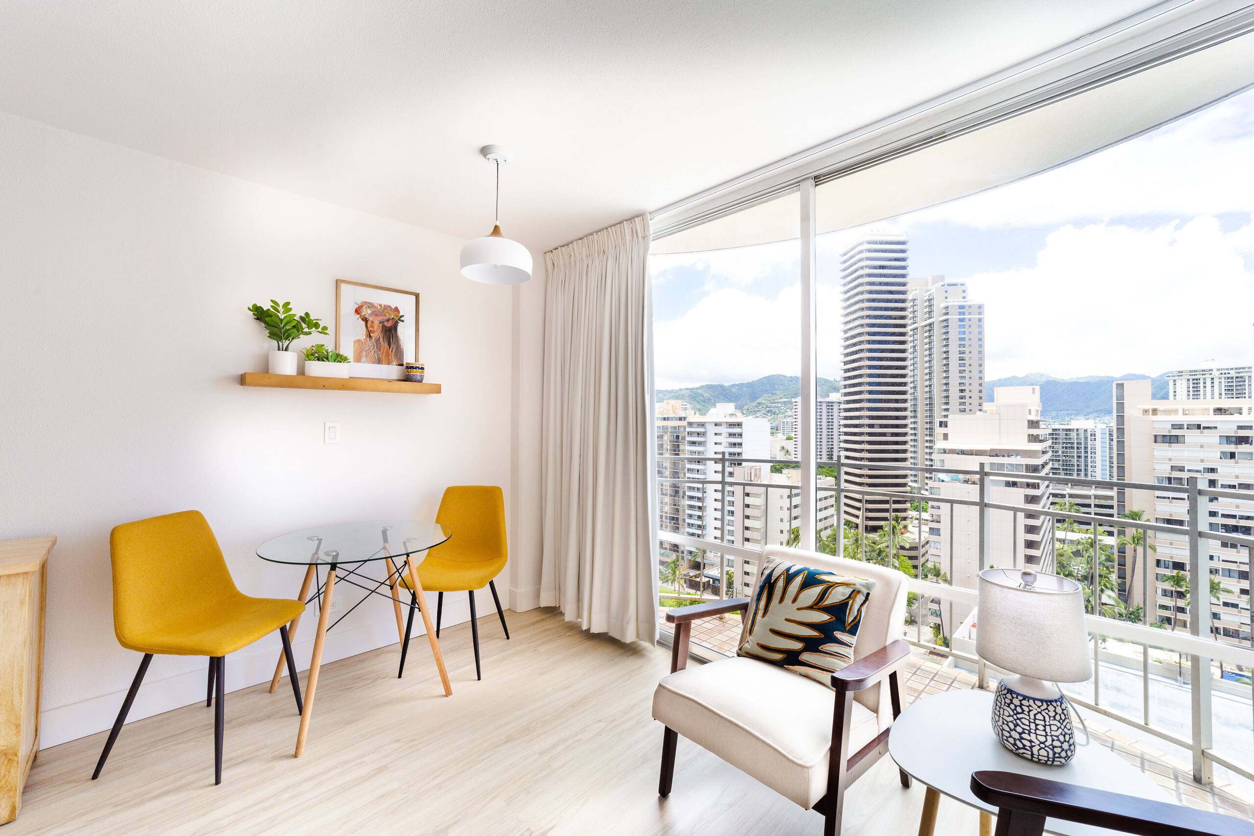 Condo in Honolulu · ★4.86 · Studio · 1 bed · 1 bath - Image 2