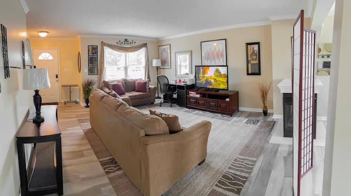 Spacious 4-br With Gym - 17 Mins To Dt - インディアナポリス, IN