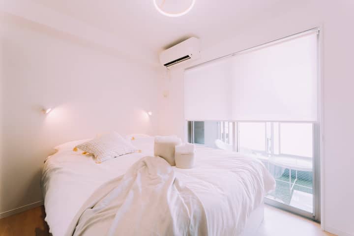 Master Bed Room : Queen Bed