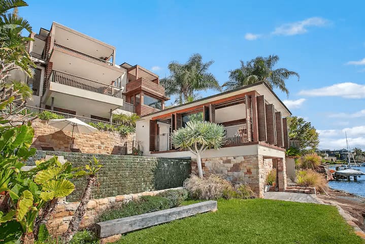 Cloudbreak Mosman waterfront plus steam room gallery image 2