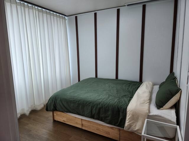 Entire home with 3 bedrooms in Sokcho - NEW유유한家
#독채#넓은공간#대가족#퀸사이즈침대2개,에어컨4대