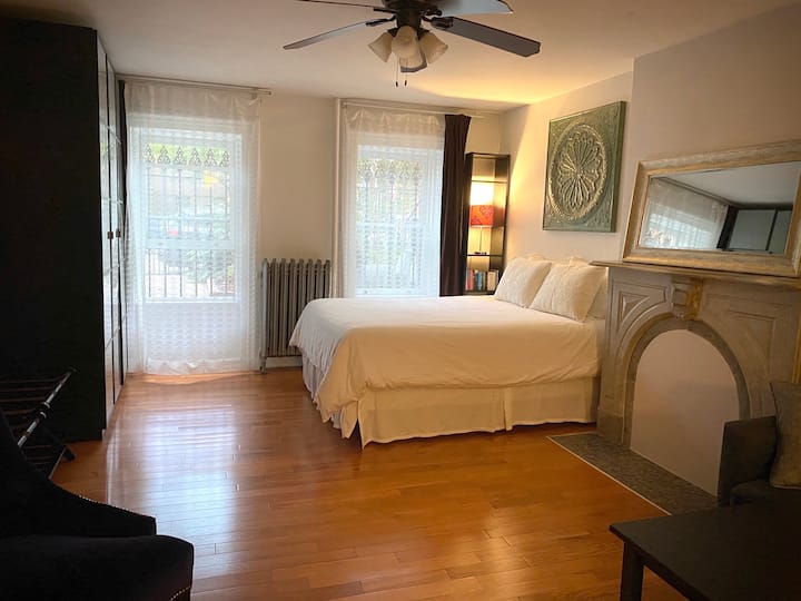 Spacious Private Ground Floor Studio Apt. - Long Island, NY