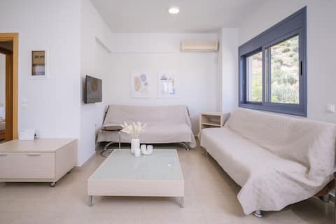 Successful Airbnb property: Olea Seaside luxury apartment in Crete in Δήμος Βιάννου