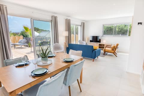 CHIC - Jacuzzi, New house, 200 m from the beach by Groom*