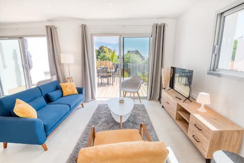 Top Airbnb: Premium Jacuzzi Villa 200m from the beaches by Groom* in Guidel