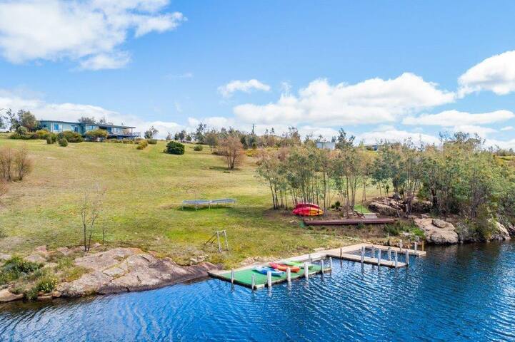 The Lake House Meadowbank: Waterfront Retreat gallery image 2