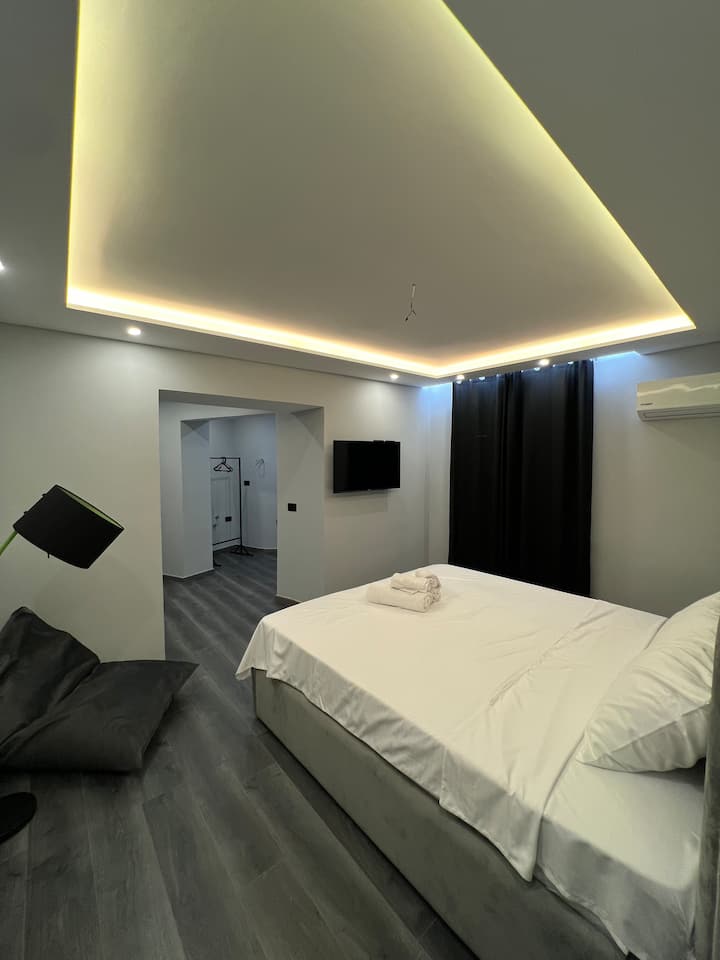 My Comfy Corner 2- Private Studio - Tirana