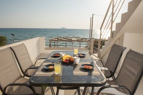 Stella Suite, with pool & open view